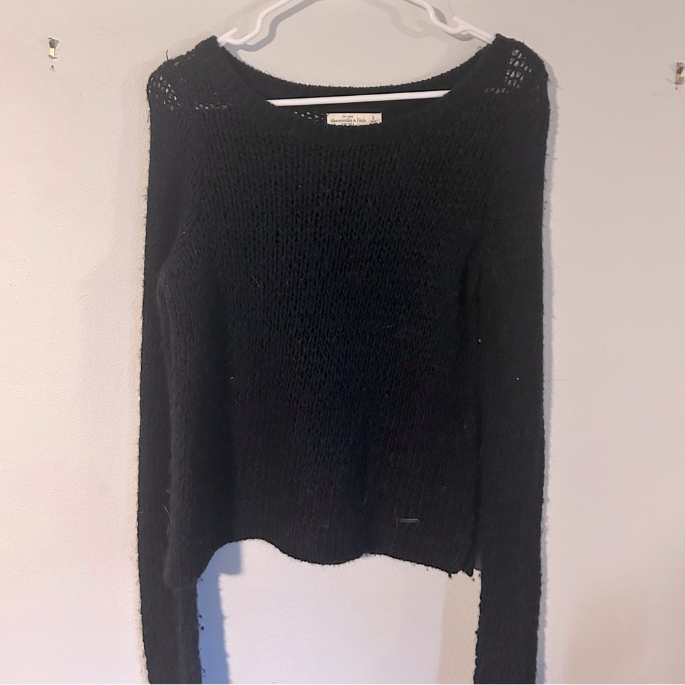 Abercrombie navy blue knitted wool sweater. Really cute and in good condition.
